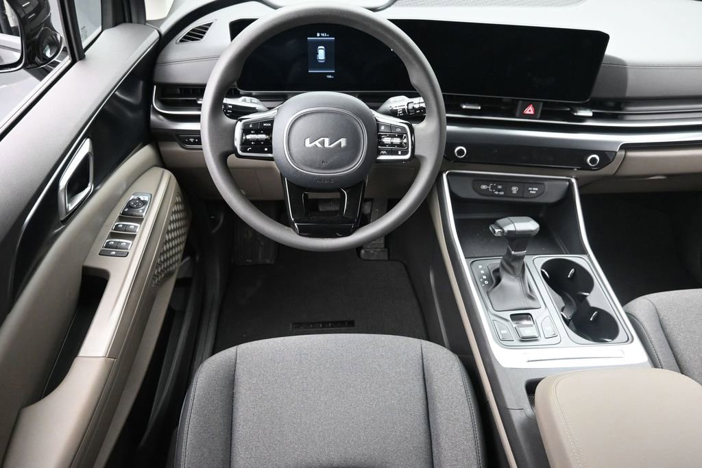 Used 2026 Kia Carnival LX FWD image 12