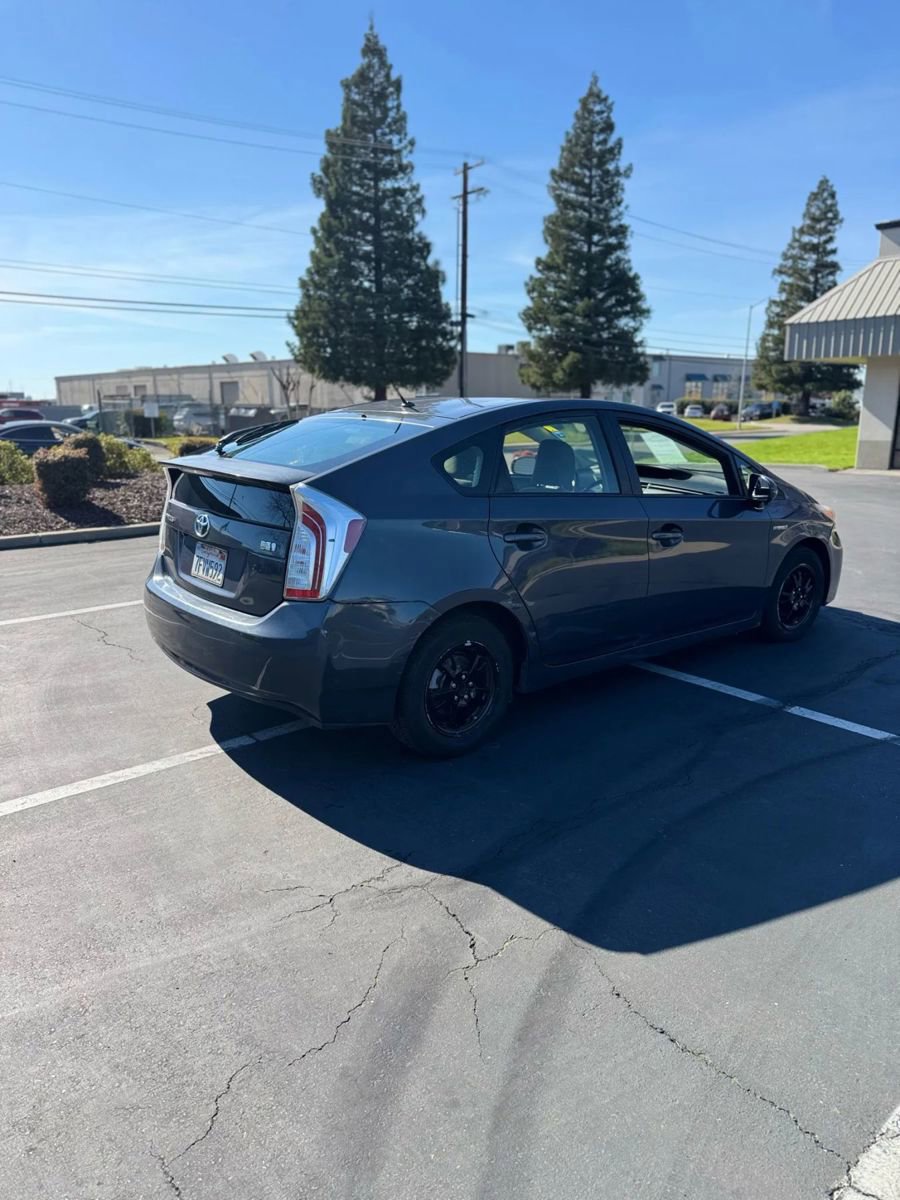 Used 2014 Toyota Prius Two image 7