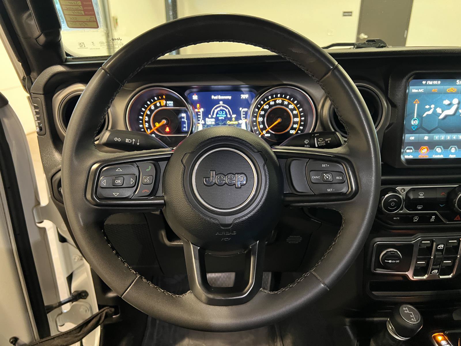 Used 2023 Jeep Gladiator Sport AWD/4WD image 11