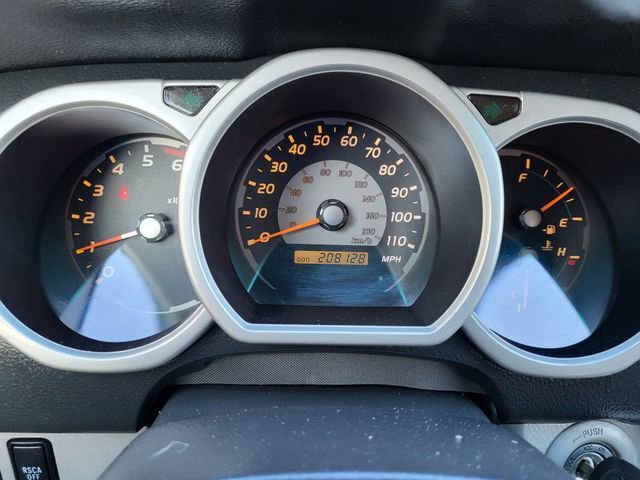 Used 2004 Toyota 4Runner SR5 image 17