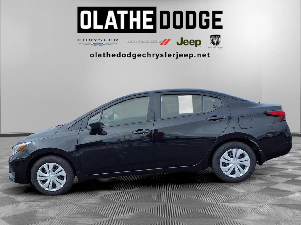 Used 2025 Nissan Versa S w/ Trunk Package image 17