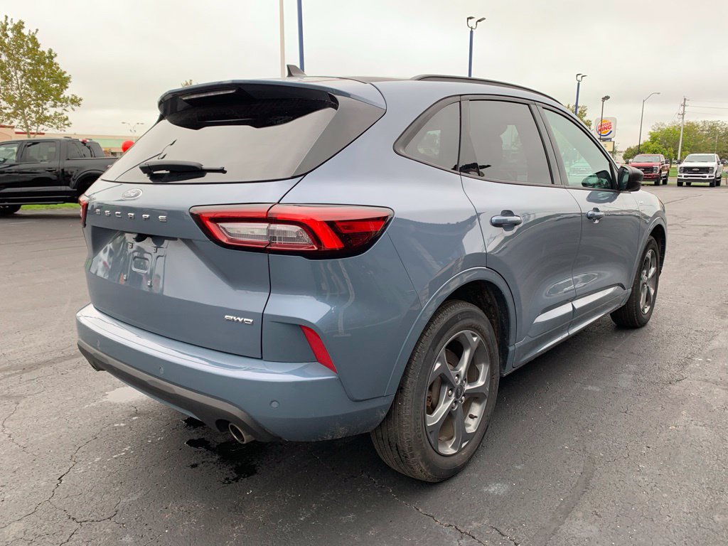 Certified 2023 Ford Escape ST-Line w/ Tech Pack #1 AWD/4WD image 4