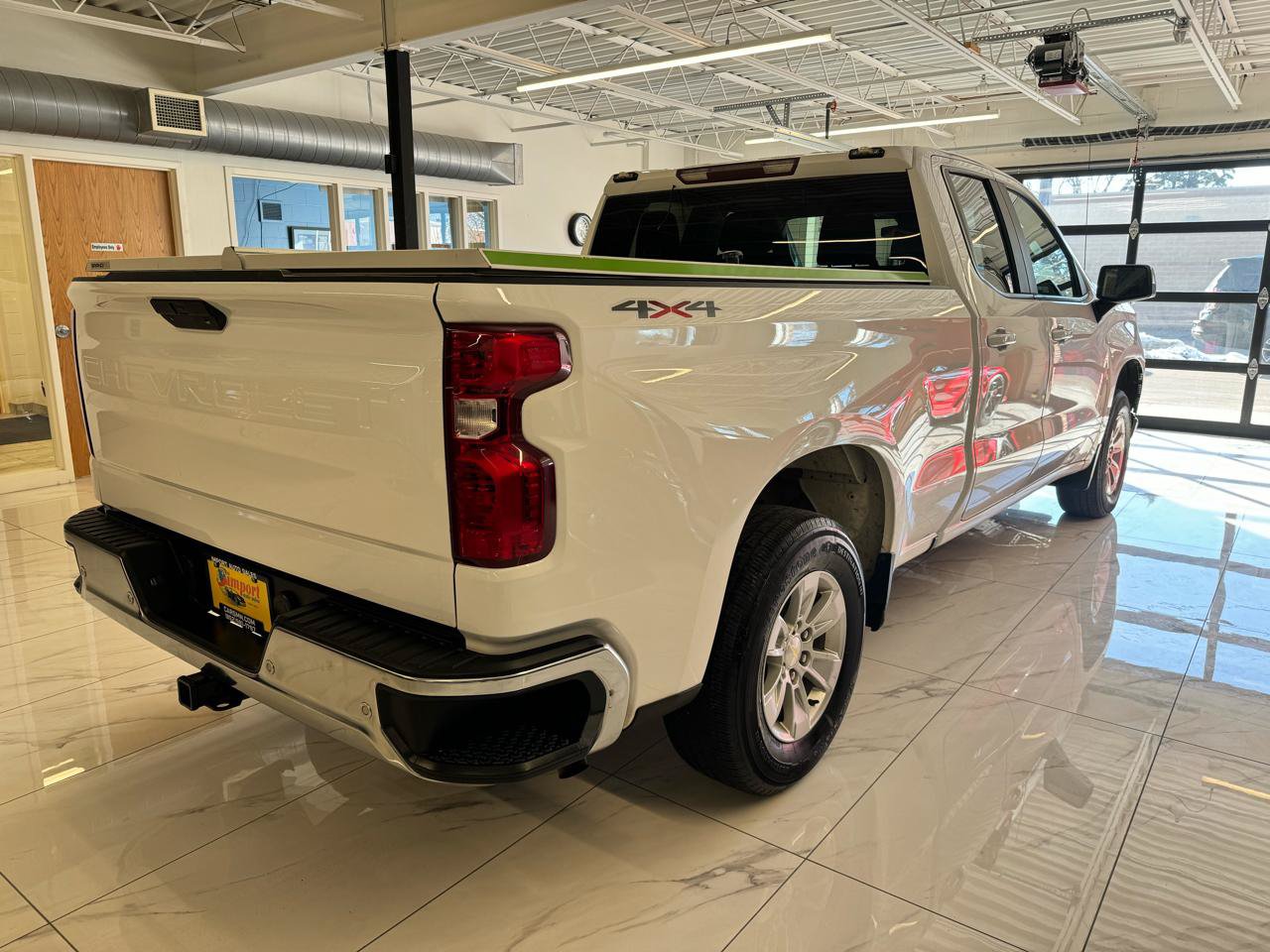 Used 2020 Chevrolet Silverado 1500 LT w/ Convenience Package AWD/4WD image 5