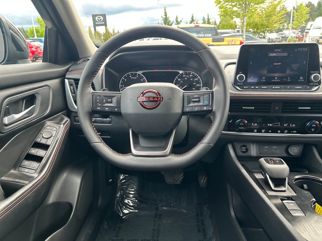 Used 2025 Nissan Rogue SV AWD/4WD image 9