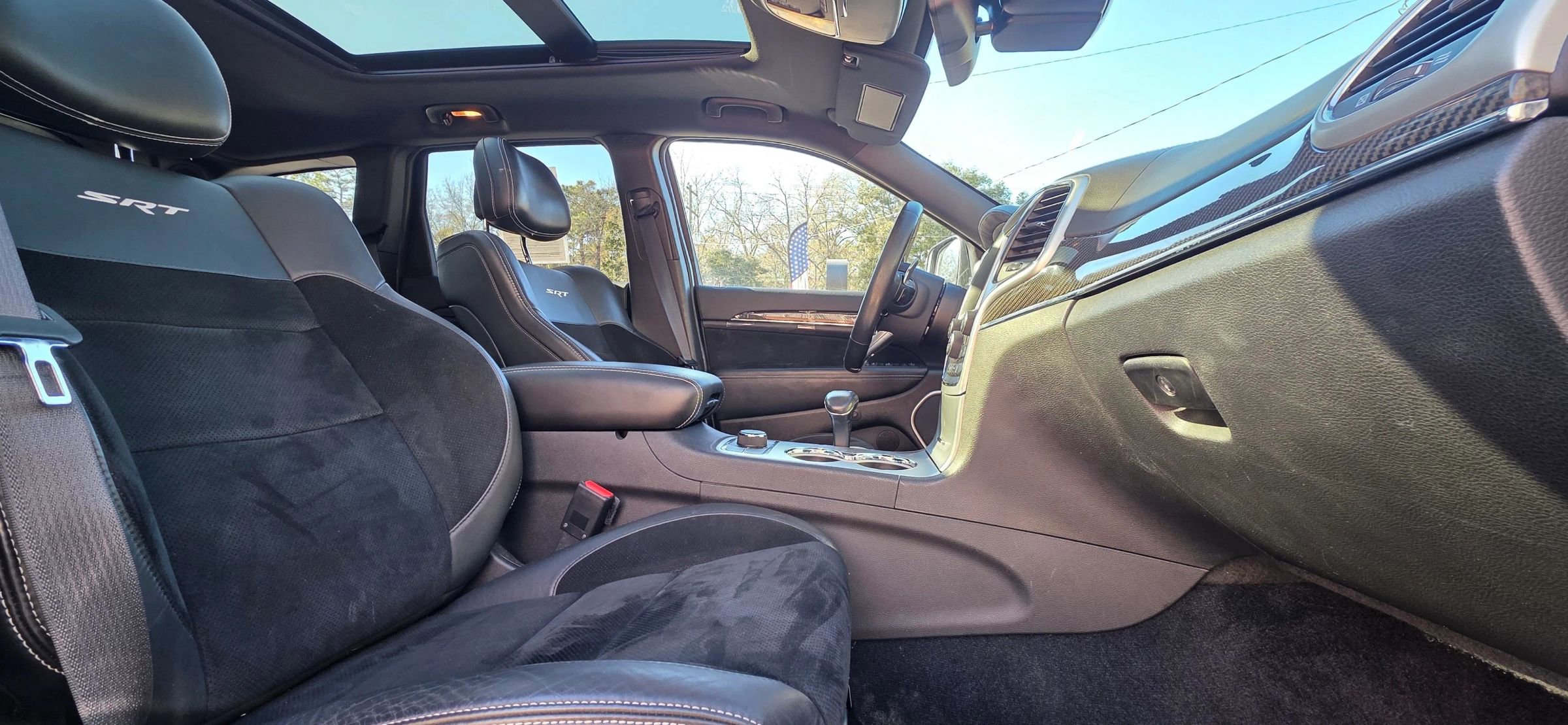 Used 2014 Jeep Grand Cherokee SRT8 w/ Luxury Group II image 15