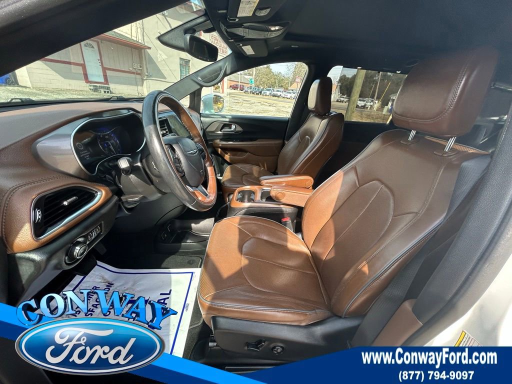 Used 2020 Chrysler Pacifica Limited image 30