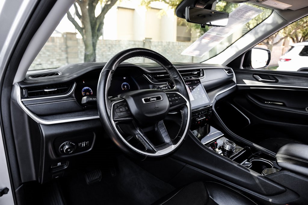 Used 2021 Jeep Grand Cherokee L Limited w/ Luxury Tech Group II image 26