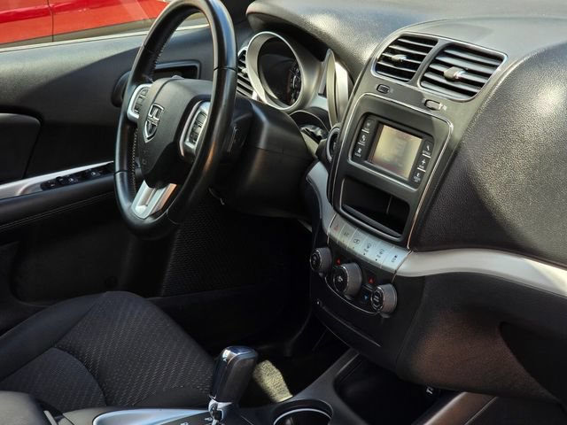 Used 2019 Dodge Journey SE w/ Connectivity Group FWD image 11