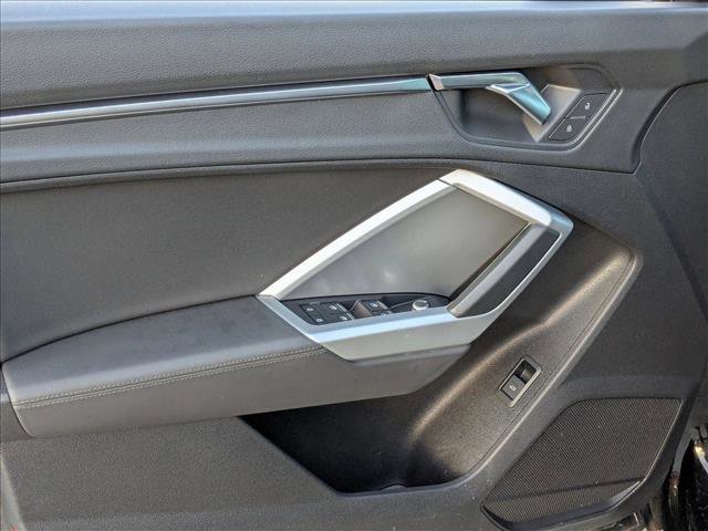 Used 2019 Audi Q3 2.0T Premium image 11