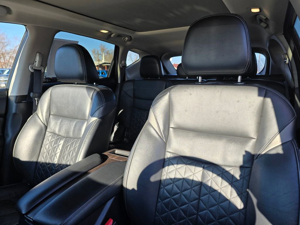 Used 2019 Nissan Murano Platinum w/ Cargo Package image 25