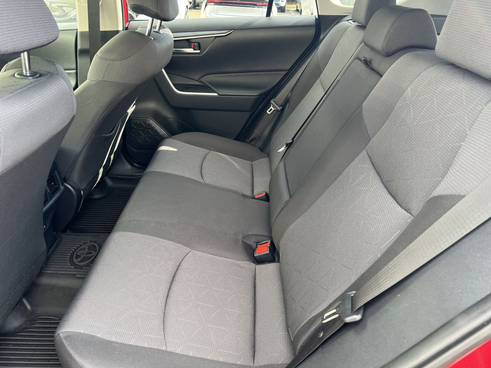 Used 2025 Toyota RAV4 XLE AWD/4WD image 24