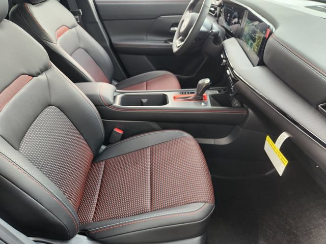 New 2025 Nissan Kicks SR FWD image 10