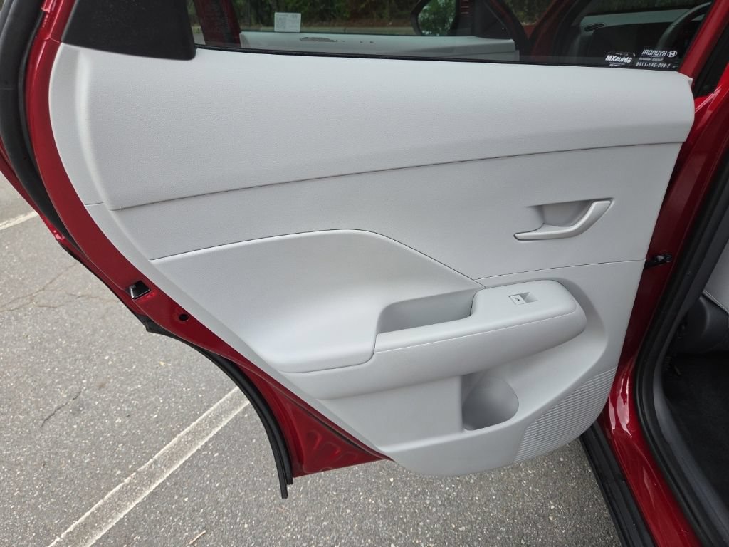 Used 2025 Hyundai Kona SEL FWD image 28