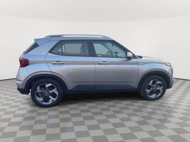 Certified 2024 Hyundai Venue SEL FWD image 4