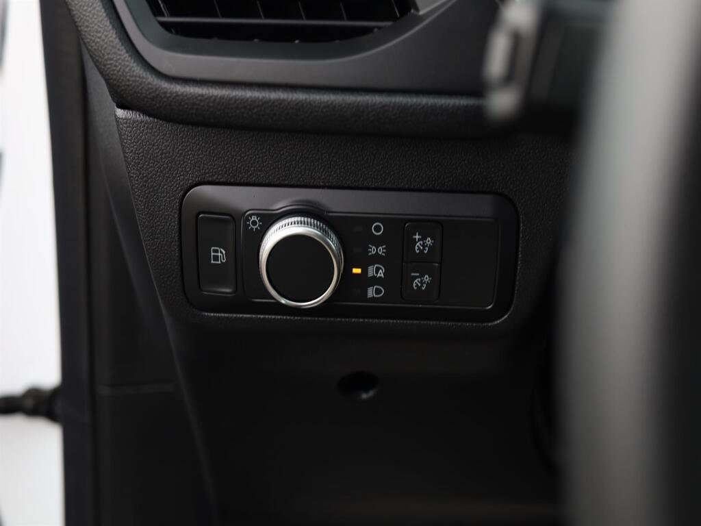 Used 2021 Ford Escape SE image 16