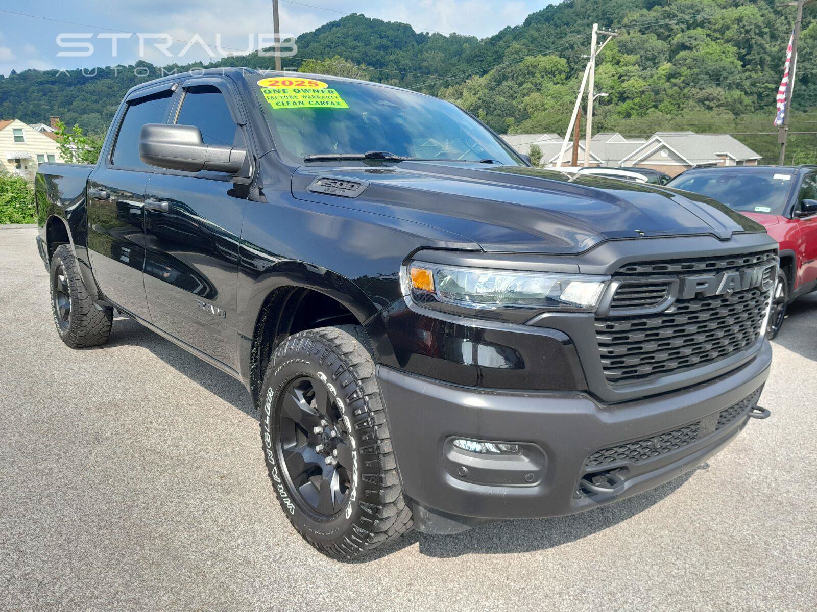 Used 2025 RAM 1500 Warlock AWD/4WD image 3