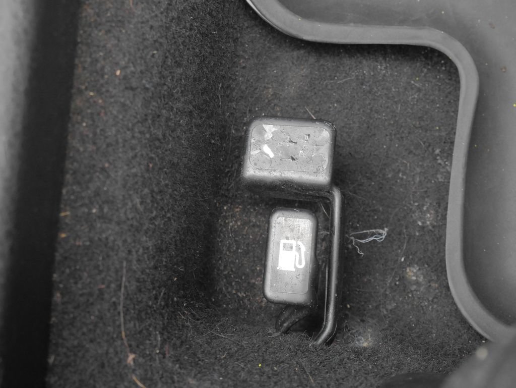 Used 2017 Toyota Corolla LE FWD image 22