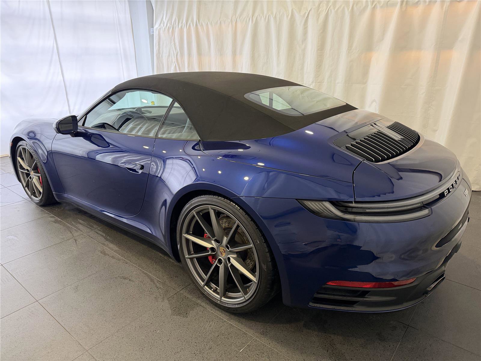 Certified 2022 Porsche 911 Carrera 4S image 3