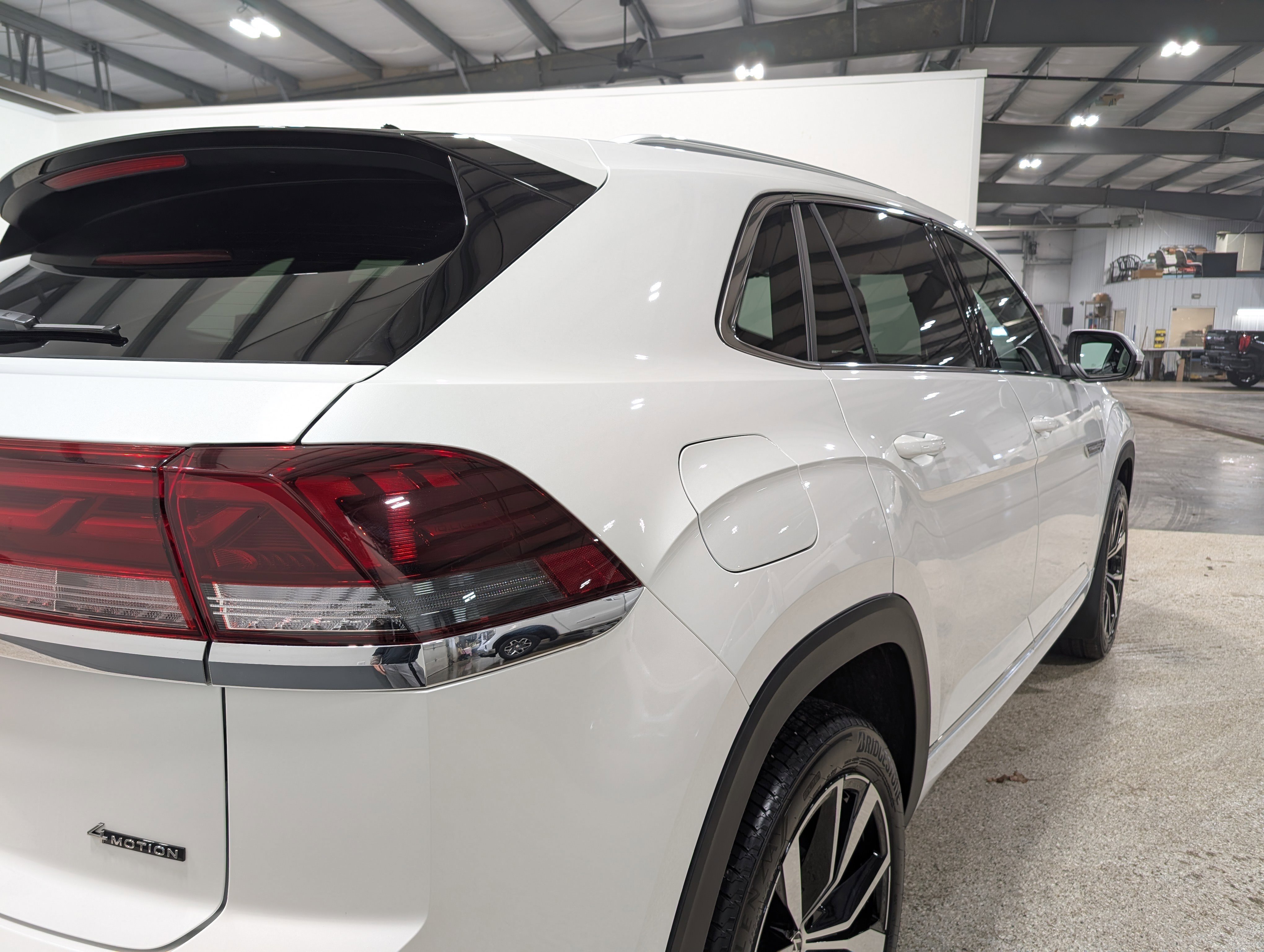 Used 2026 Volkswagen Atlas Cross Sport SEL Premium R-Line image 3