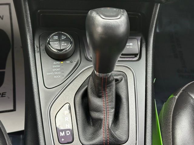 Used 2022 Jeep Cherokee Trailhawk w/ Comfort/Convenience Group image 22