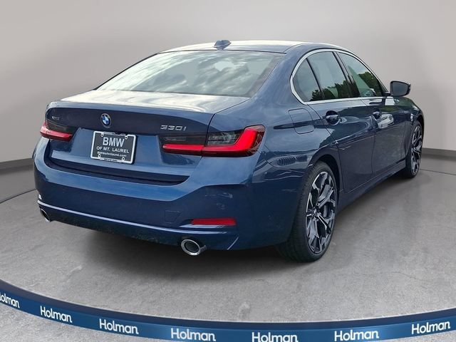New 2026 BMW 330i xDrive Sedan w/ Premium Package AWD/4WD image 4