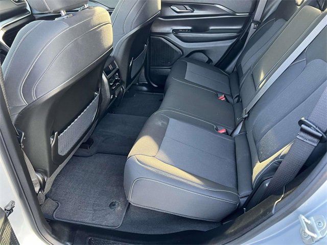 Used 2023 Jeep Grand Cherokee Laredo image 25