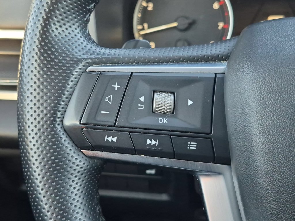 Used 2025 Mitsubishi Outlander SE AWD/4WD image 21