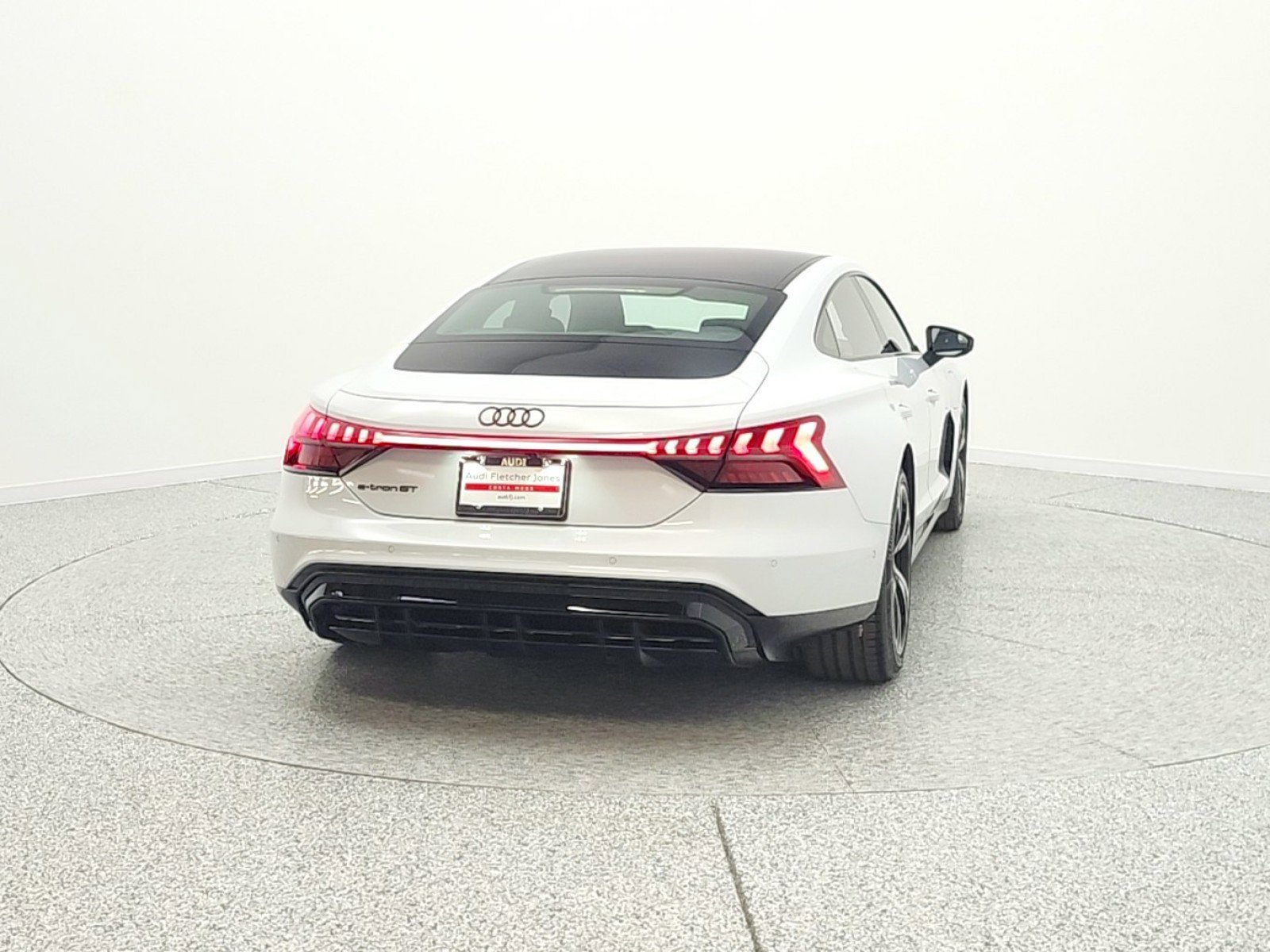 Used 2024 Audi e-tron GT Prestige image 6