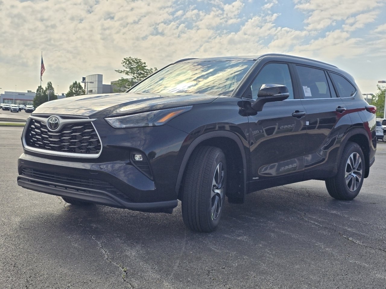 New 2026 Toyota Highlander XLE AWD/4WD image 13