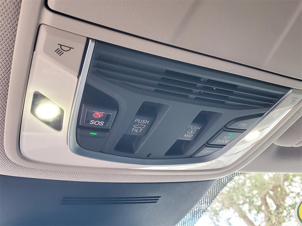 Used 2025 Acura MDX SH-AWD image 36