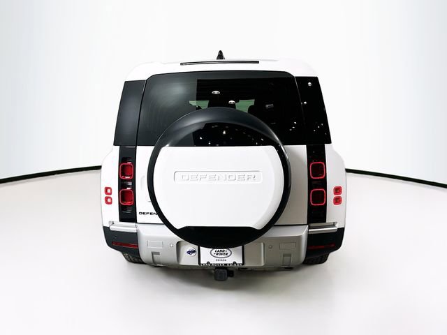 Used 2025 Land Rover Defender 130 S image 33