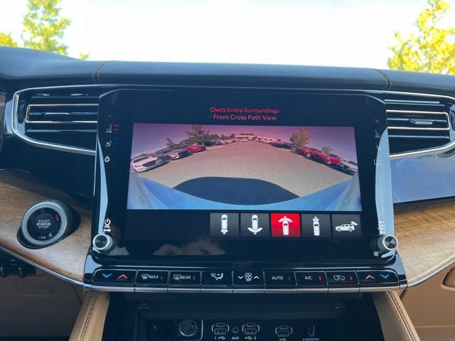 Used 2022 Jeep Grand Wagoneer Series III w/ Rear Seat Video Group 1 AWD/4WD image 22