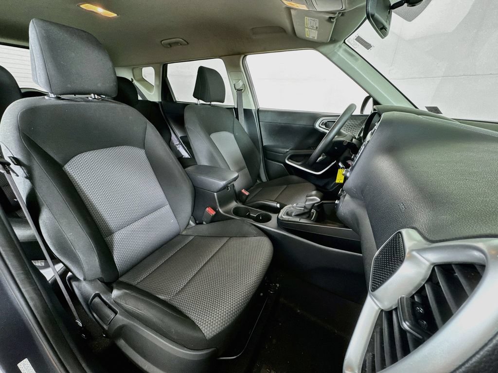 Used 2022 Kia Soul LX FWD image 25