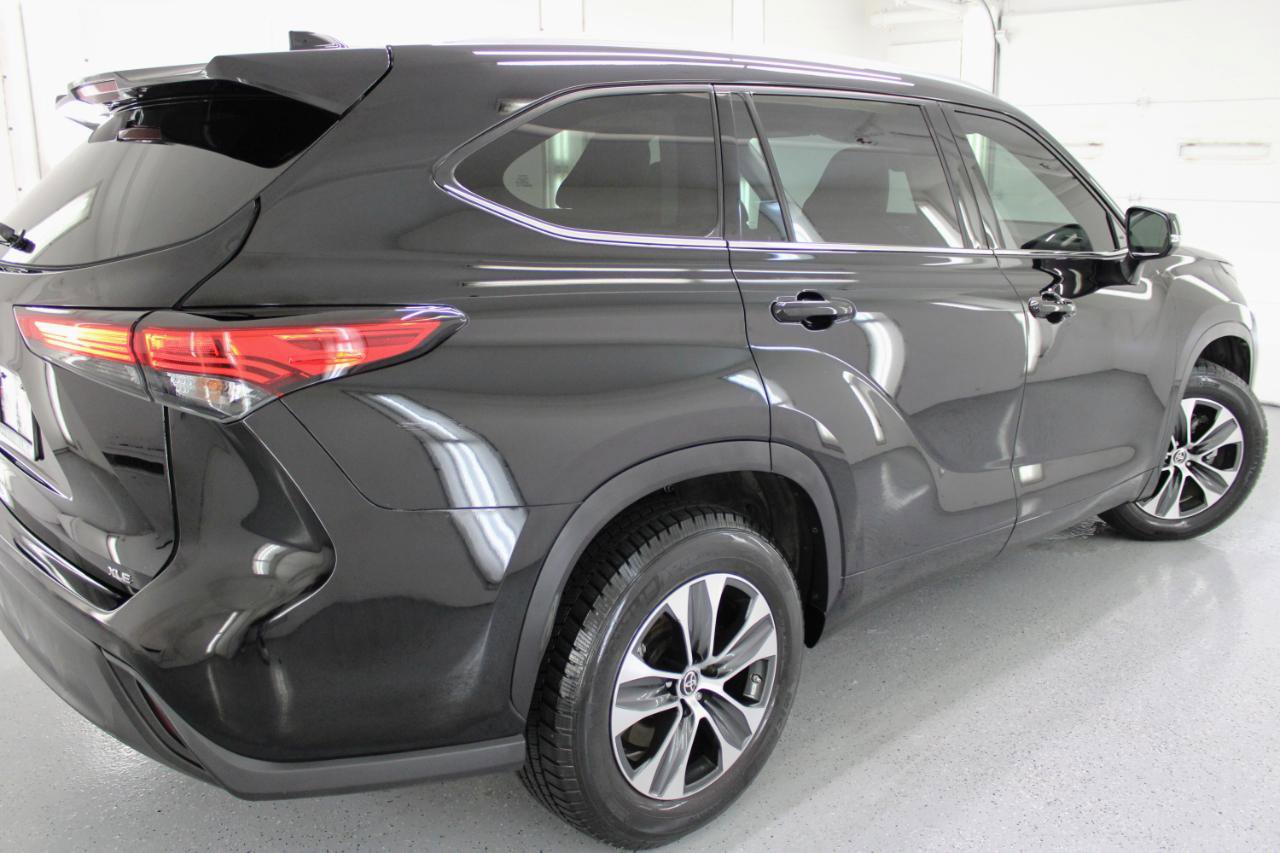 Used 2021 Toyota Highlander XLE image 10