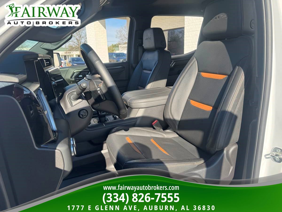 Used 2024 GMC Sierra 1500 AT4 w/ Technology Package image 9