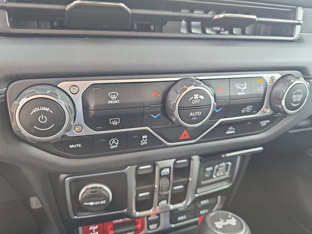 Used 2024 Jeep Wrangler Unlimited Rubicon image 25