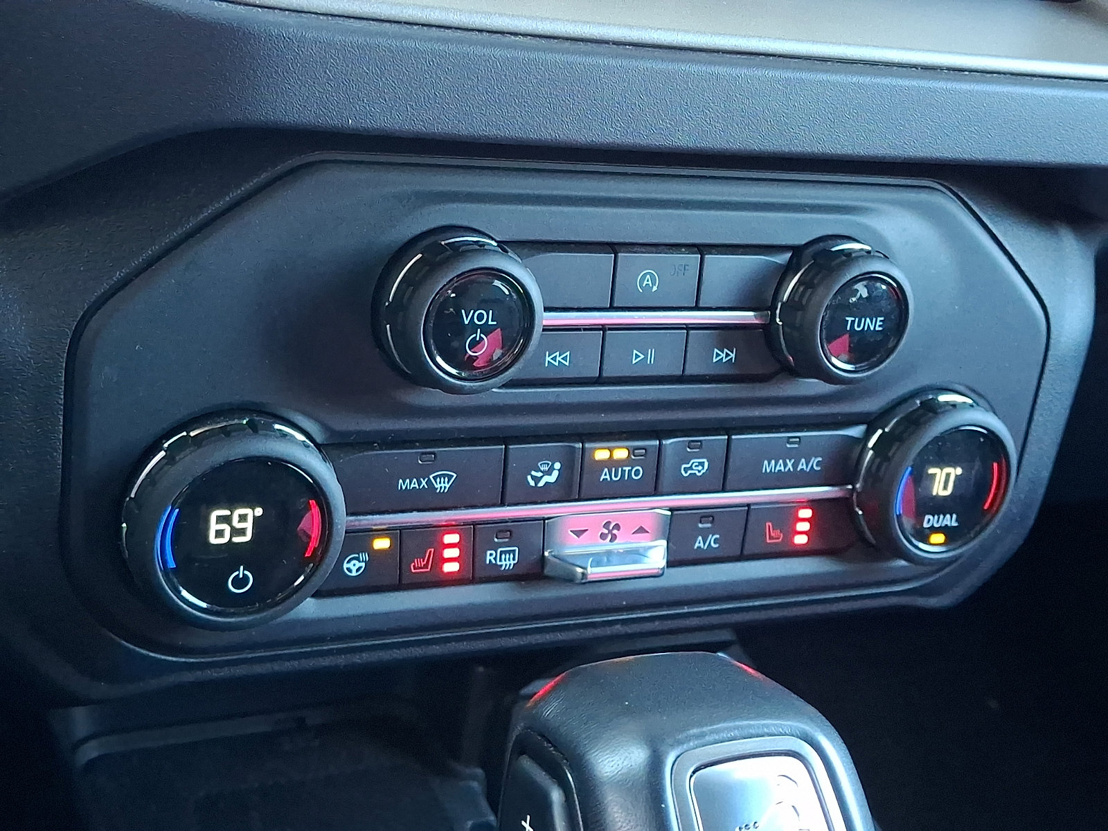 Used 2025 Ford Bronco Outer Banks image 18