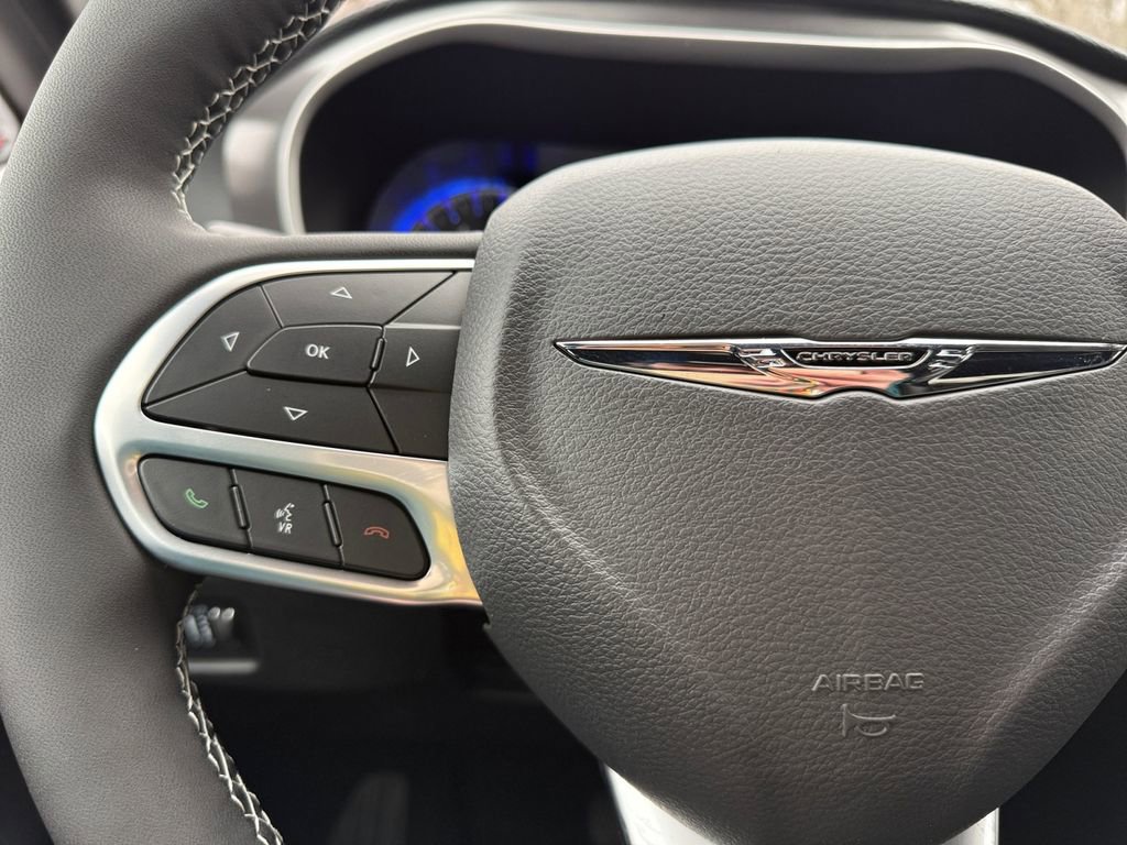 New 2026 Chrysler Pacifica Select FWD image 25