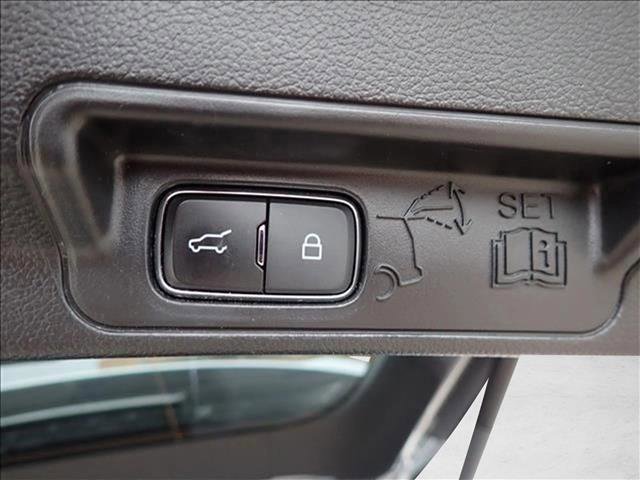 Used 2022 Ford Explorer XLT w/ Equipment Group 202A AWD/4WD image 9