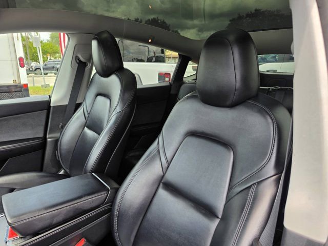Used 2023 Tesla Model Y Long Range image 18