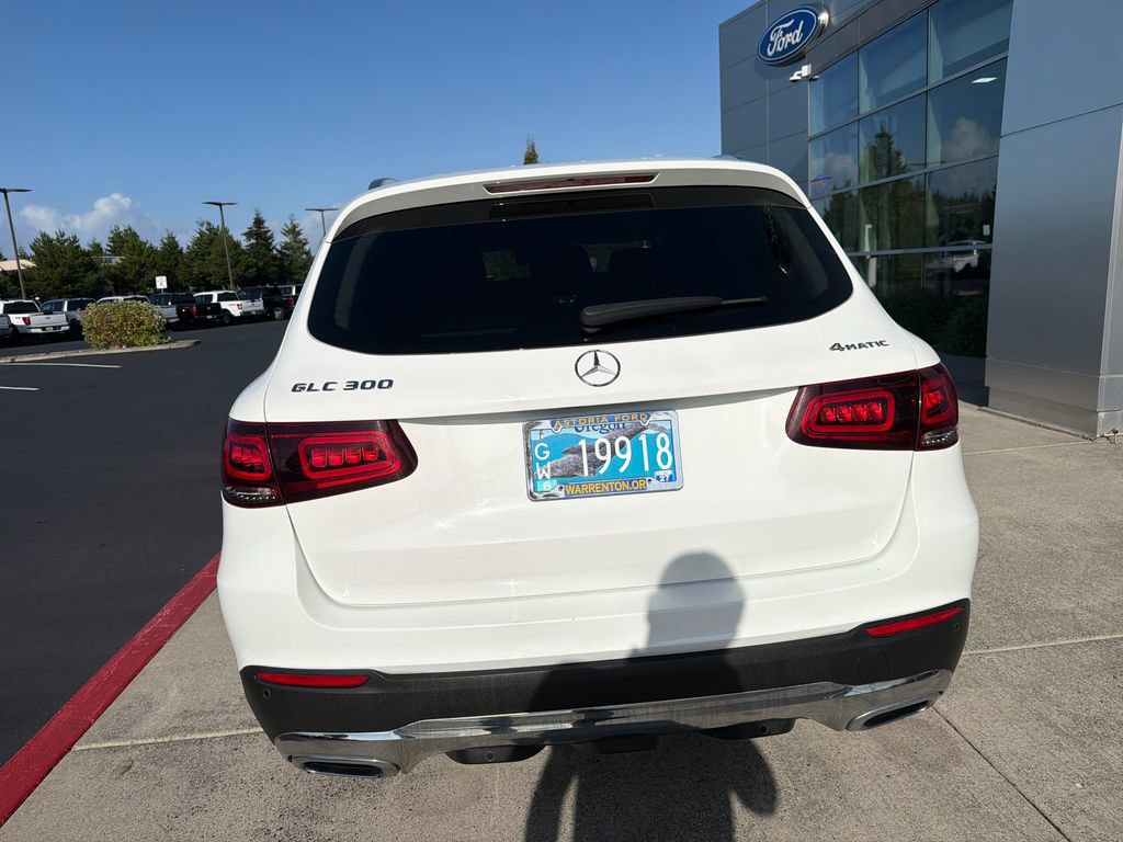 Used 2021 Mercedes-Benz GLC 300 4MATIC image 3