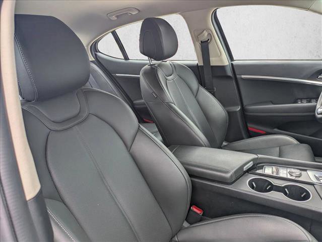 Used 2025 Genesis G70 2.5T AWD/4WD image 19