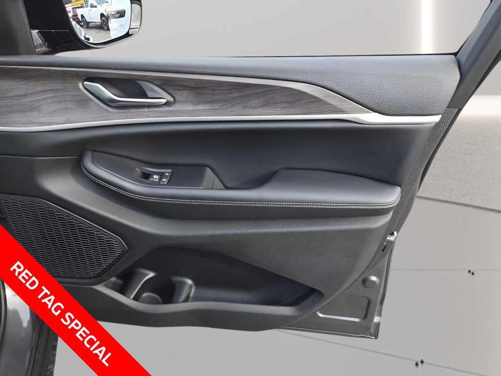 New 2026 Jeep Grand Cherokee Altitude AWD/4WD image 11