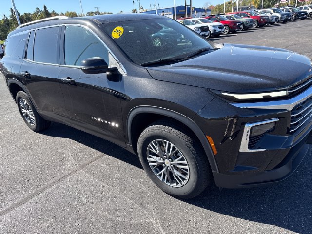 Used 2026 Chevrolet Traverse LT AWD/4WD image 8