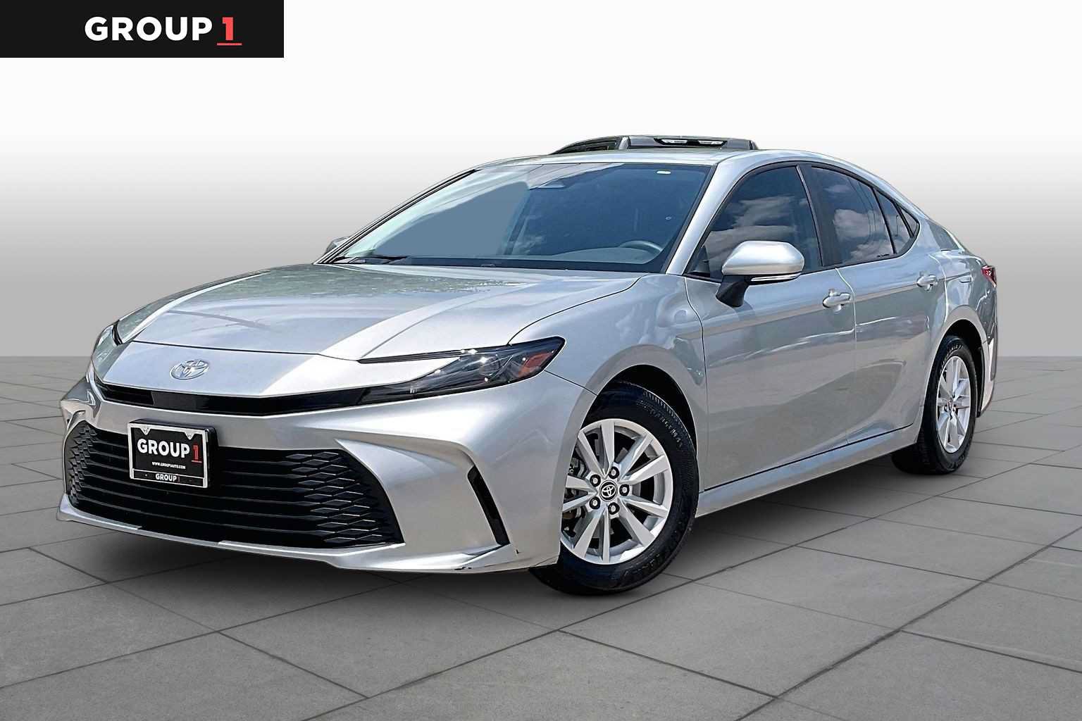Used 2025 Toyota Camry LE w/ Convenience Package FWD image 1