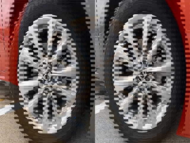 Used 2025 Toyota Corolla SE image 10