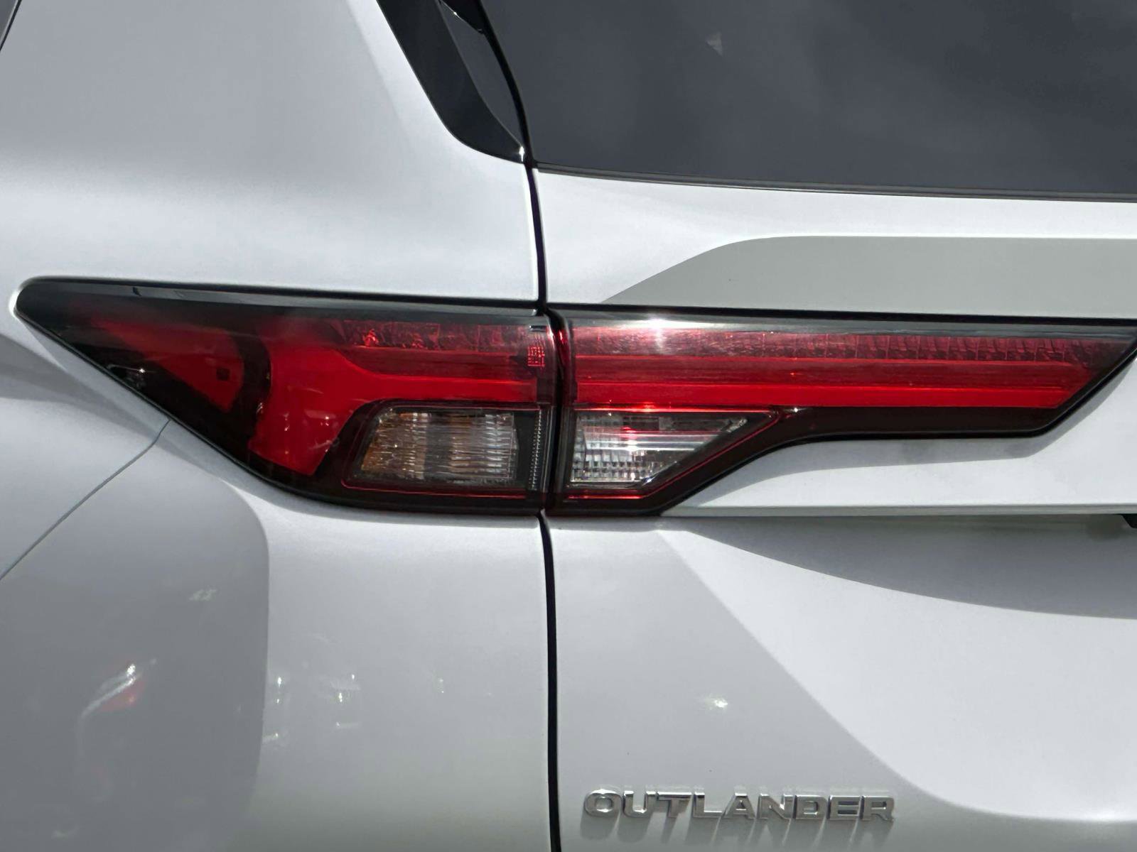 Used 2024 Mitsubishi Outlander Ralliart AWD/4WD image 8