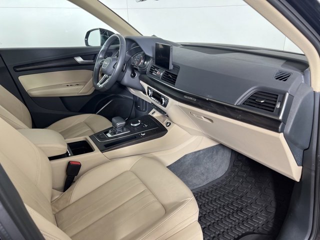 Used 2020 Audi Q5 2.0T Premium w/ Convenience Package image 12