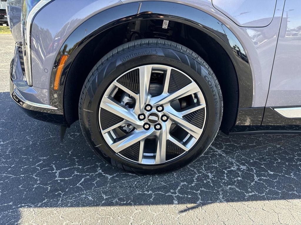 New 2026 Cadillac Optiq Luxury 2 image 10
