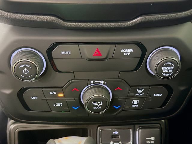 Used 2020 Jeep Renegade Latitude FWD image 19